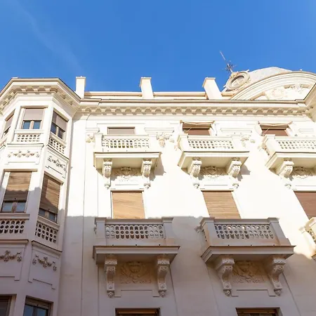 Atarazanas: De Dos * Málaga