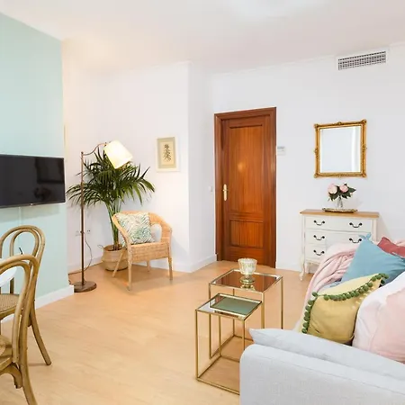 Atarazanas: De Dos Apartamento
