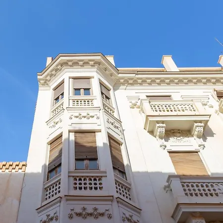 Atarazanas: De Dos Apartment